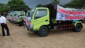 Kali Ketiga, Polda Sulsel Berangkatkan 8 Truk Logistik untuk Korban Bencana di Palu
