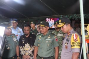 Kapolda Sulsel Bersama Pangkotama Tinjau Pameran Alutsista