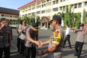 Momen Haru Apel Pagi Terakhir Brigjen Risyapudin di Polda Sulsel