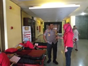 Dalam Rangka HUT KORPRI ke 47, Wakapolda Sulsel Cek Donor Darah