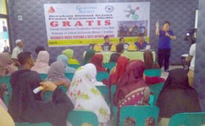 10 Remaja di Wajo Dapat Donasi Kacamata Medis dari MGI