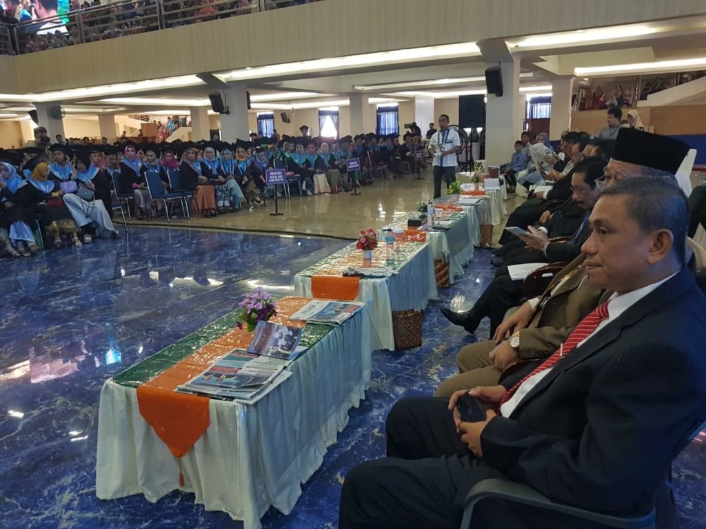 HADIRI WISUDA UNISMUH, INI PESAN BUPATI WAJO TERPILIH