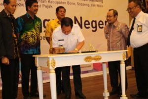 Maksimalkan Pendapatan Negara Sektor Pajak, Bupati Wajo Tandatangani MoU