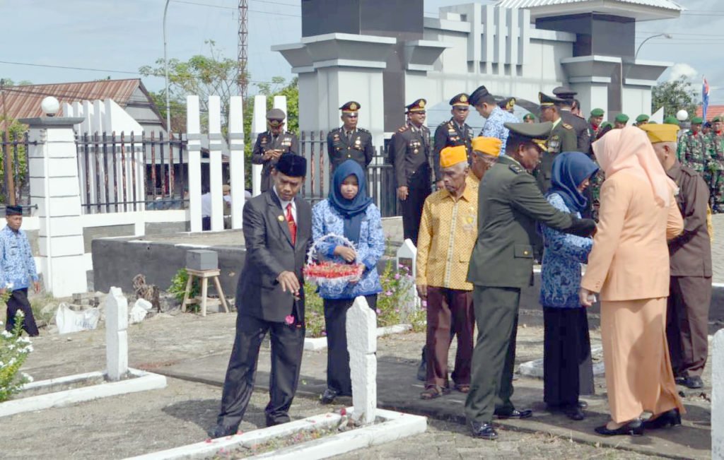 Hari Pahlawan, Sekda Wajo: Mari Kita Bahu Membahu Melanjutkan Perjuangan Para Pahlawan