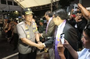 Wakapolda Sulsel, Kasdam XIV/HSN dan Forkopimda Pantau Perayaan Malam Natal di Makassar