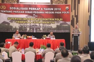 Kapolda Sulsel Buka Sosialisasi Perkap Nomor 6 Tentang Pakaian Dinas
