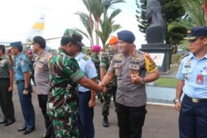 Transit di Makassar, Wakapolda Sulsel Jemput Panglima TNI