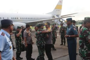Transit di Makassar, Kapolda Sulsel Jemput Panglima TNI