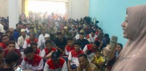 Silaturahmi Sitti Maryam di Bone Dipadati Masyarakat