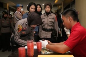Cegah Narkoba, Ratusan Personil Polda Sulsel di Tes Urin Dadakan