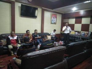 Buruh Tolak Rancangan UU Omnibus Law, Wakil Bupati Sampaikan Kekecewaannya, Ketua KSBSI Minta Maaf Dan Memeluk Wabup