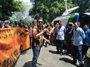 Pemuda Pancasila Dan Pedagang Pasar Atapangnge Datangi DPRD Wajo