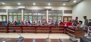 Breaking News : Anggota Dewan Rapat, Warga Terpaksa menunggu Untuk Sampaikan Aspirasi