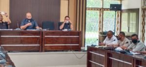 Camat Tanasitolo Gebrak Meja, Tidak Terima Disebut Semena – Mena