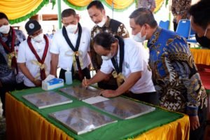 Wamendes PDTT Kucurkan Bantuan 6,2 M Untuk Warga Transmigran