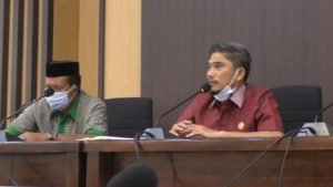 Tidak Terima Honor 6 Bulan, Guru Honorer Adukan Nasibnya Ke DPRD Wajo