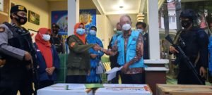 Jatah Vaksin Wajo Akhirnya Tiba, Amran Mahmud Orang Pertama Yang Akan  Divaksin