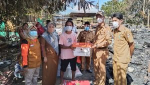 Pemkab Wajo Berikan Bantuan Kepada Korban Kebakaran di Sajoanging