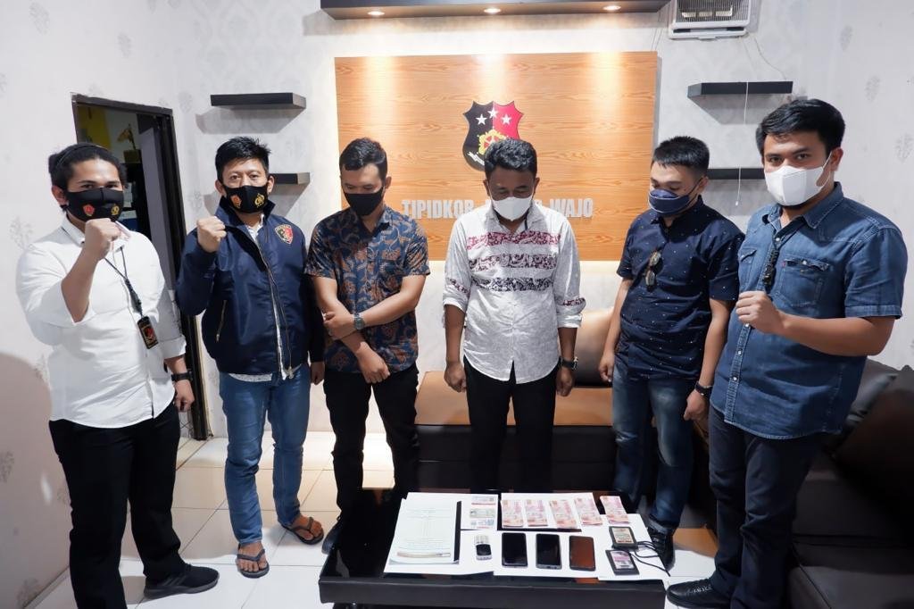 Peras Kades di Wajo, Oknum LSM Terjaring OTT Sat Res Polres Wajo