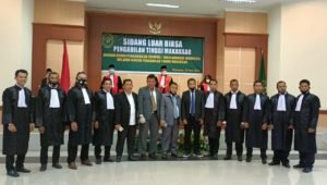 31 Advokat Dari Peradmi Disumpah Ketua Pengadilan Tinggi Makassar