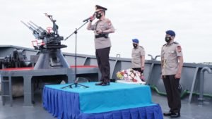 Sambut Hari Bhayangkara Ke 75, Kapolda Sulsel Tabur Bunga di Laut