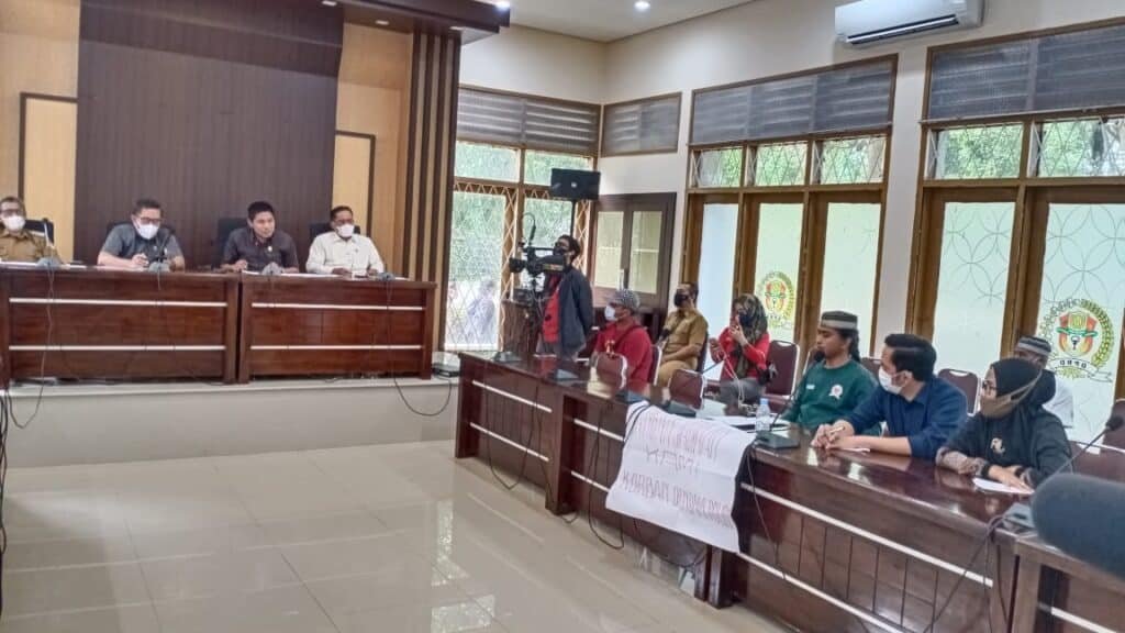 Aspirasi Warga Desa Barangmamase Akhirnya Diterima, Perangkat Desa Kembali Menjalankan Tugasnya
