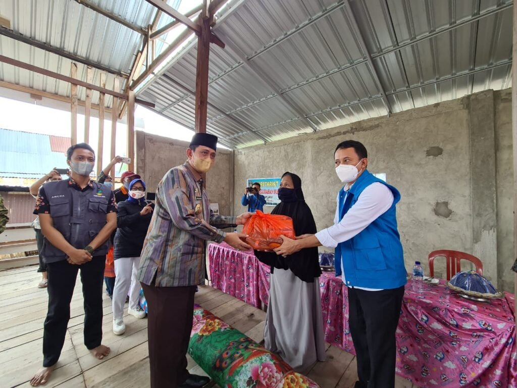 Terdampak Banjir, 229 Lansia Dapat Bantuan dari Kementerian Sosial