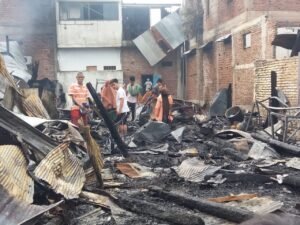 Kebakaran Samping Pasar Sentral, 5 Rumah Rata Dengan Tanah, 2 Rumah Rusak Berat