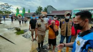 Bupati Wajo Pagi hingga Malam Keliling Pantau Titik Lokasi Banjir dan Langkah Penanganan