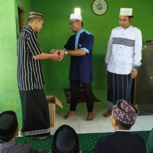 Terima Bantuan Mushaf Alqur’an, Pimpinan Ponpes Al Hadi Al Islami Harap Santri Jadi Ahli Alqur’an