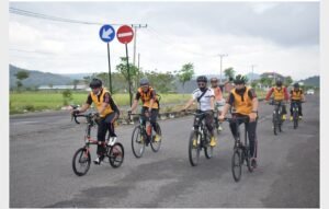Jumat Sehat, Kapolres Sidrap Ajak Anggota Gowes