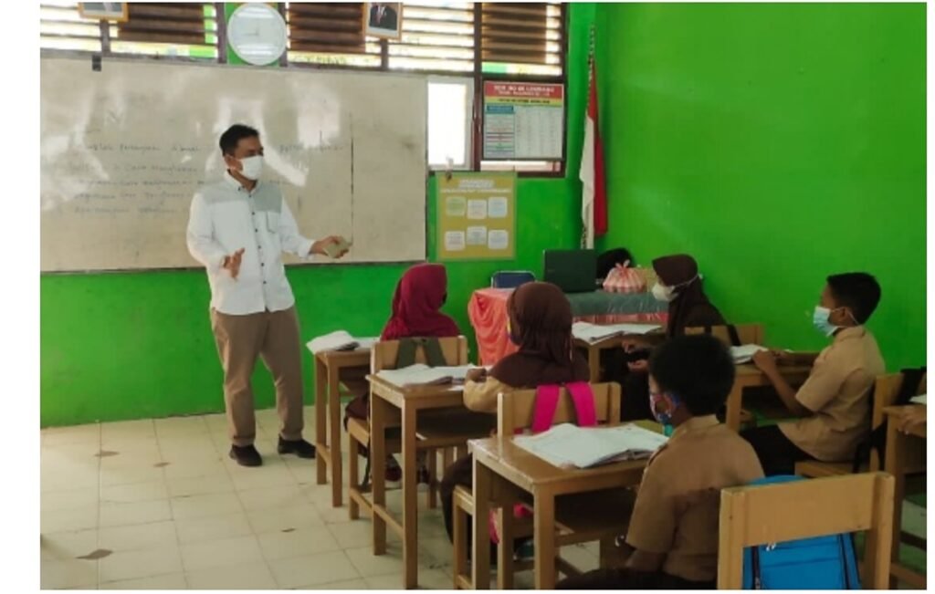 Dinas Pendidikan Majene Sosialisasikan Pentingnya Vaksinasi Untuk Anak Sekolah