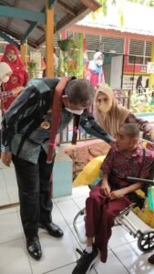 Amran Harapkan Siswa SLB Tetap Semangat Belajar Dan Tetap Berkarya