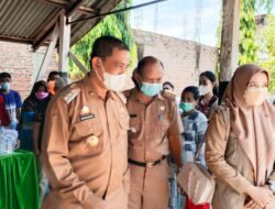 Tinjau Vaksinasi Massal, Amran Sebut Wajo Masih PPKM Level 3