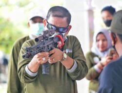 Gebyar Olahraga Pendidikan, Bupati Wajo Dapat Penghargaan Insan Peduli Olahraga