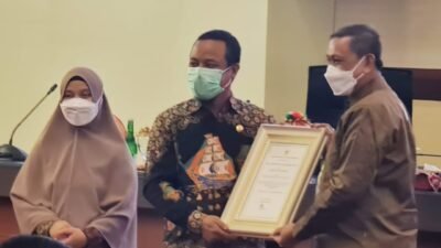 Terima Trofi dan Piagam Swasti Saba Wistara, Bupati Wajo Berharap Masyarakat Menjaga Pola Hidup Sehat