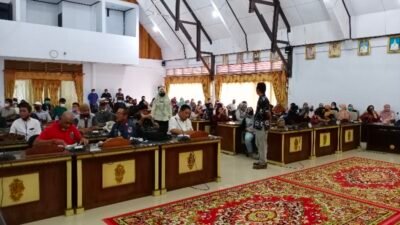 Pedagang Pasar Sentral Siwa Tolak Rencana Dinas Perindagkop Tarik Retribusi Ruko