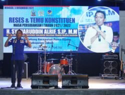 Gelar Reses, Wakil Ketua DPRD Sulsel Berikan Bantuan Beasiswa