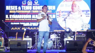 Syaharuddin Alrif Bagikan 500 Handsprayer Untuk Petani