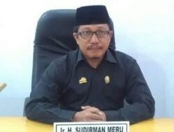 Ketua Komisi II Apresiasi Vaksinasi Massal di Llapangan Merdeka Sengkang