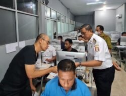 Semangati Tim Lintas OPD, Bupati Wajo Datangi Lokasi Penginputan Vaksinasi