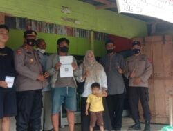 Pastikan Warga Sudah Divaksin, Polsek Tempe Sasar Rumah Warga