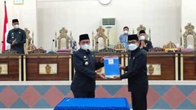 DPRD – Pemkab Wajo Setujui Ranperda Perumda Tirta Danau Tempe dan Ranperda PBG