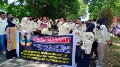 Tolak Peraturan Presiden, Puluhan Kepala Desa Datangi DPRD Wajo