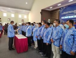 Lantik Pengurus IKA SMP 1 Tanasitolo, Bupati Harapkan Kontribusi Dalam Peningkatan Mutu Pendidikan
