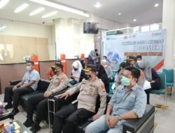 Kapolri Saksikan Vaksinasi Serentak Via Vidcon, di Wajo Dilaksanakan di Kantor Bank BNI Sengkang