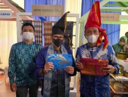 Kampanye Penggunaan Produk Dalam Negeri, Menteri Pariwisata Pamerkan Sutera Wajo