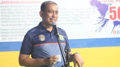Buka Kejuaraan Bulutangkis Bupati Wajo Cup 2022, Bupati Harap Kadis Porapar Berikan Perhatian Khusus Kepada PBSI