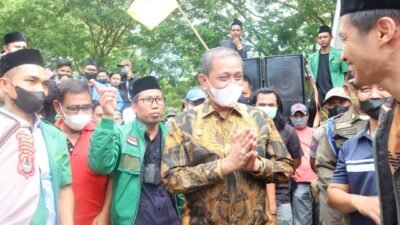 Tolak Kedatangan Ustadz Firanda, Mahasiswa Unjuk Rasa di Kantor Bupati Wajo