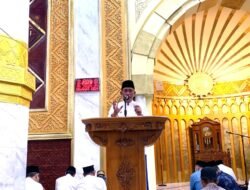 Tarwih Pertama, Bupati Bawakan Ceramah di Masjid Agung Ummul Qura
